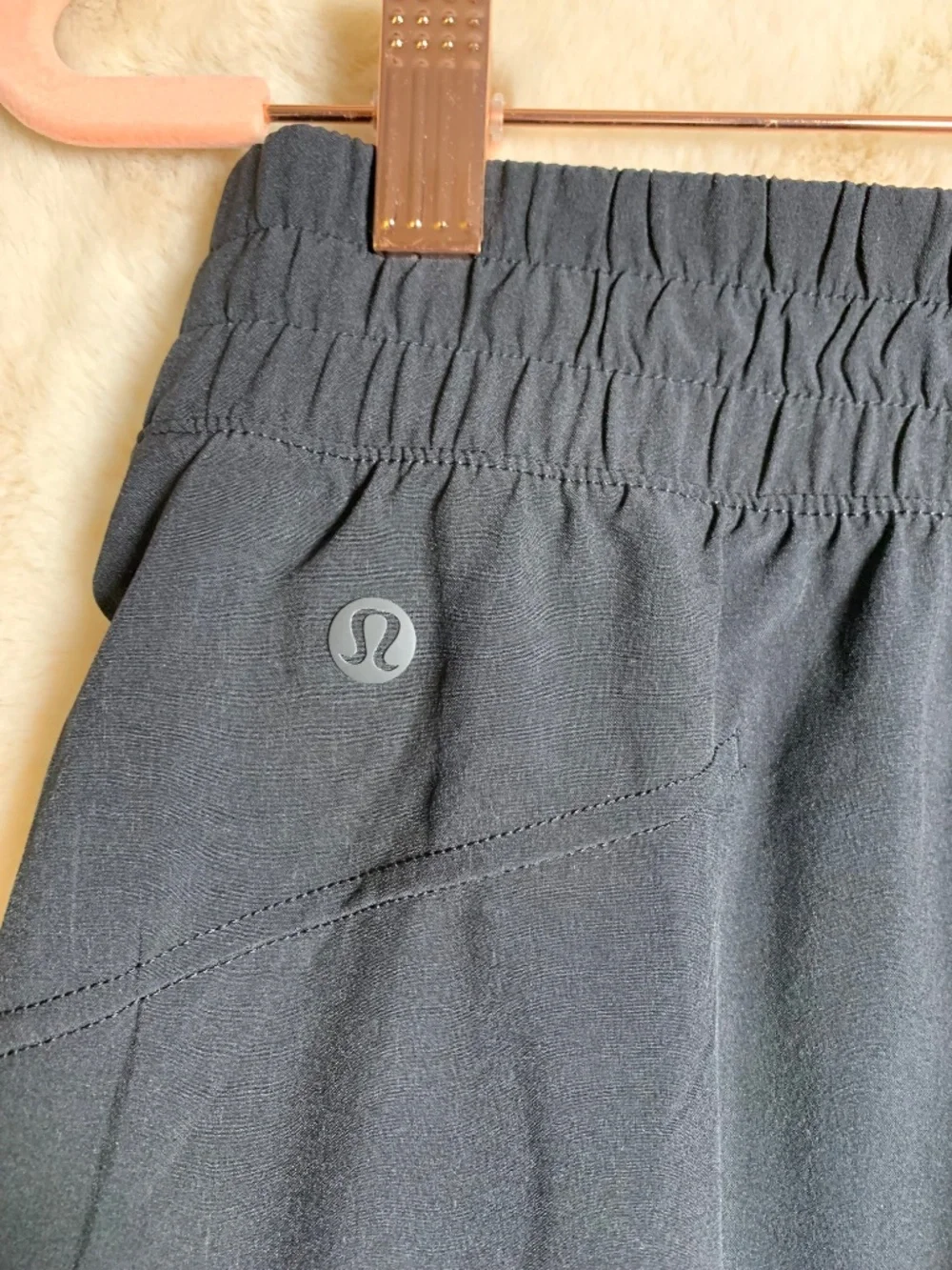 Lululemon black loose fit elastic waist athletic pant sz 6